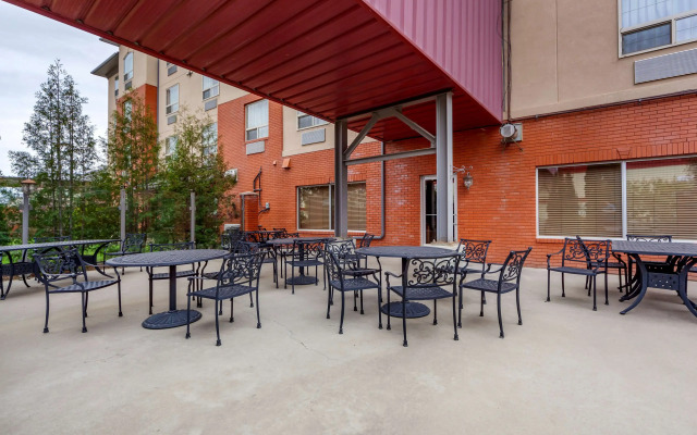 Best Western Plus Meridian Hotel