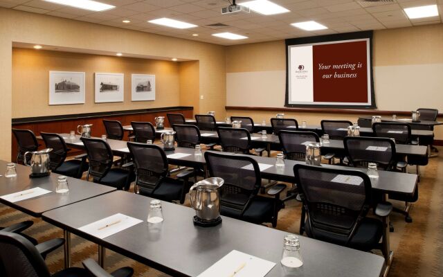 DoubleTree by Hilton Hotel St. Louis - Chesterfield