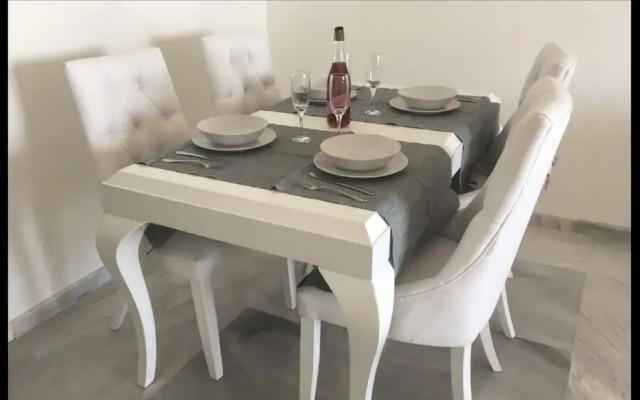 Mi Capricho Beachfront Apartment - Sitio de Calahonda