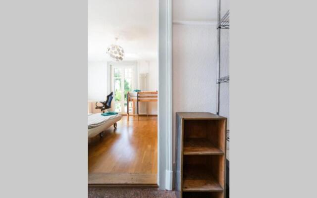 2 Zimmer in Jugendstilwohnung mit Garten (1-6 P.)