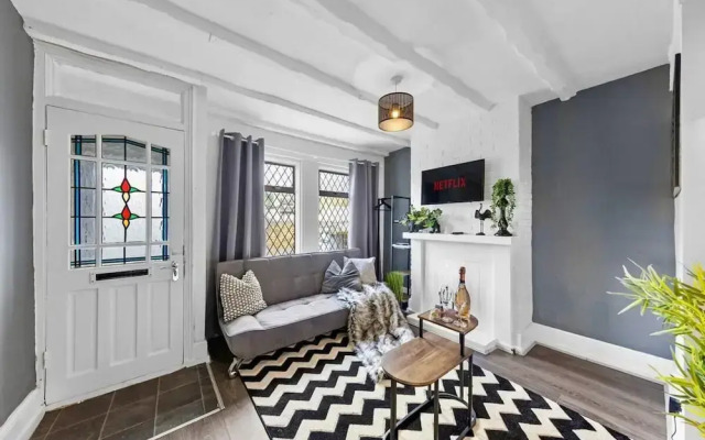 Charming Chatham Apartment With 3 Bedrooms