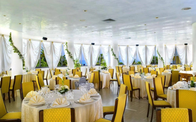 International Hotel & Suite