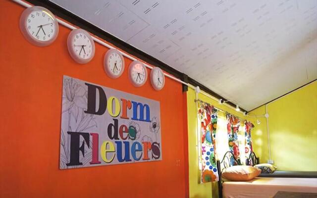 Dorm Des Fleurs - Hostel