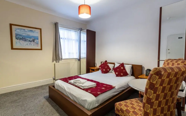 Pier Walk Hotel