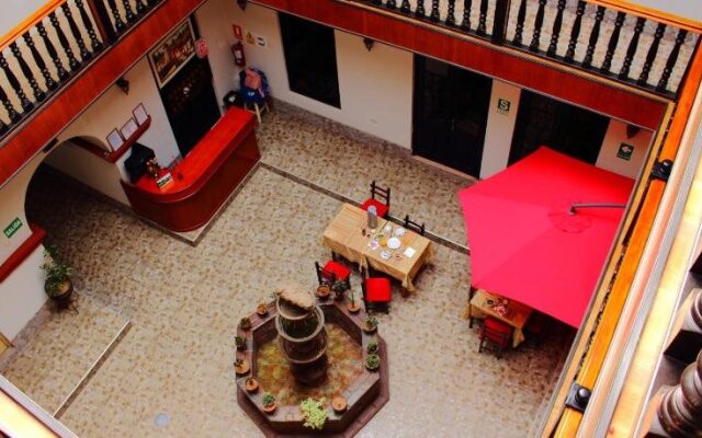 Colonial Plaza Hotel