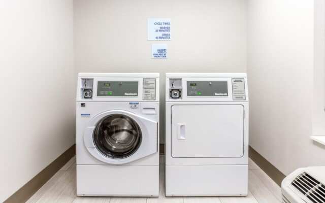 Holiday Inn Express & Suites Ottawa by IHG