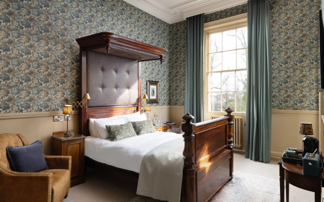The Churchill Hotel