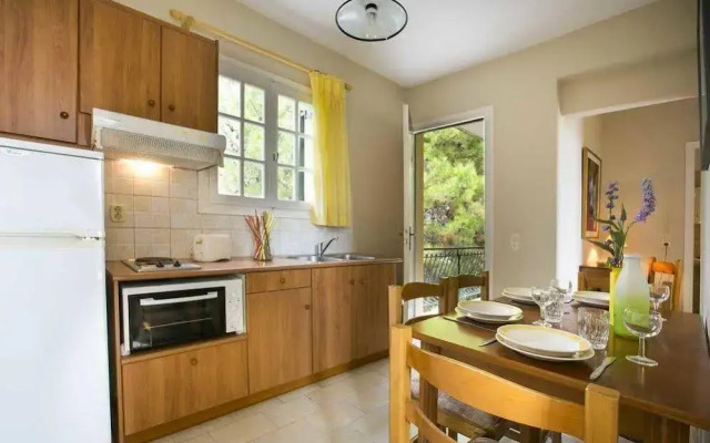 Irena Studios And Apartments