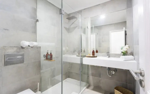Your Rooms in Lisbon Guesthouse - For Families and Friends