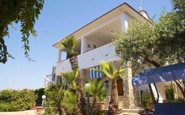 House with 2 Bedrooms in San Giorgio, with Wonderful Sea View, Enclosed Garden And Wifi - 300 M From the Beach