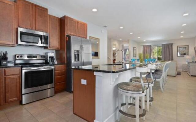 Eight Bedrooms with Pool & Spa 481