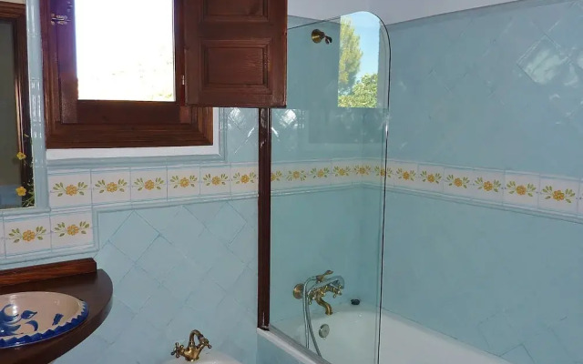 Leisure Meets Tranquility in Beautiful Villa Near Forest