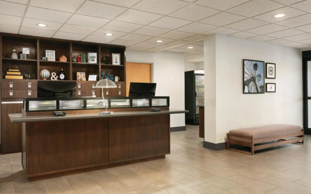 Four Points by Sheraton Raleigh Arena