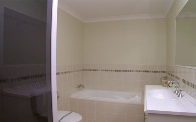 Two Beaches, 74B Blanch Street