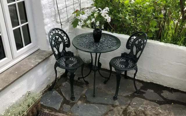 Central Boscastle studio flat
