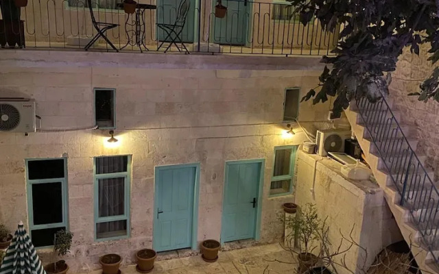 Petra Hotel & Coffee House