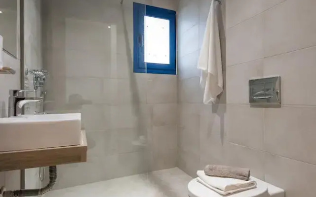 Mikes Beach Apartments & Studios