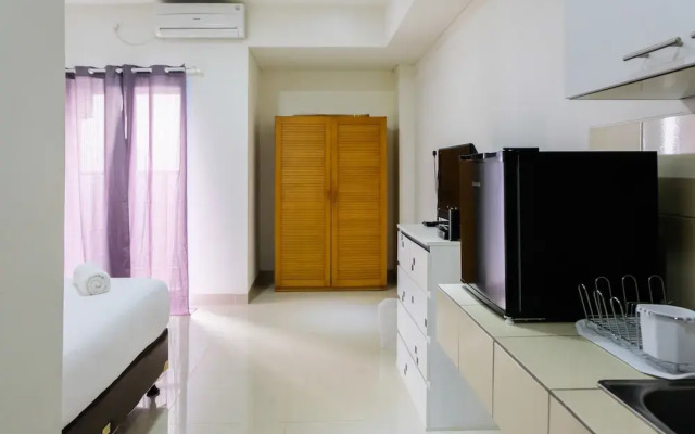 Minimalist Studio Skyline Apartment