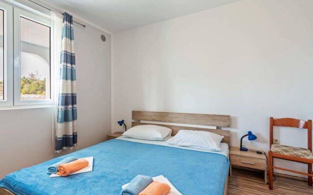 Homely Apartment in Vir With Balcony