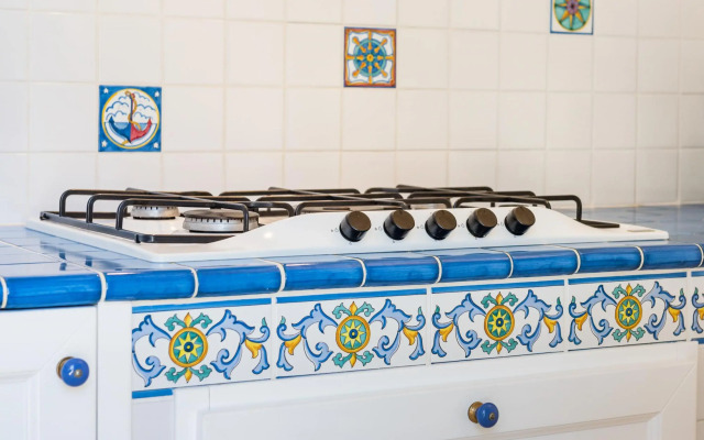 Beautiful Seaside Villa with Pool