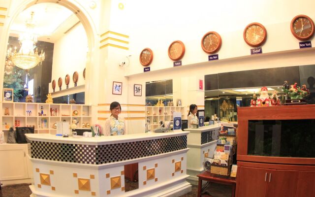 Happyland Hotel
