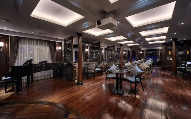 Paradise Grand Cruise