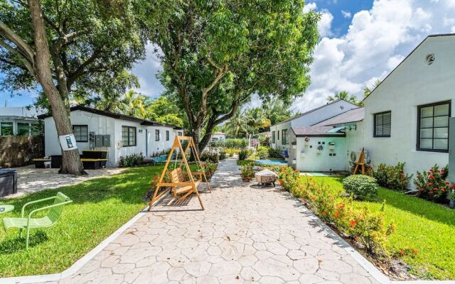 Art Design Bungalow Studio Outdoor Area