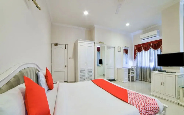 OYO 8198 Hotel Raj International