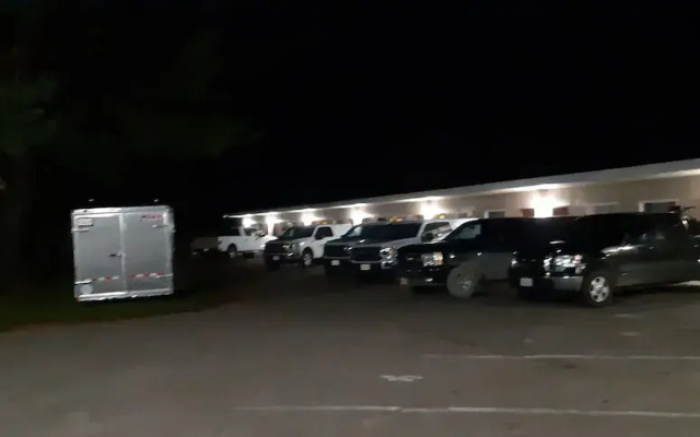 Pine Grove Motel