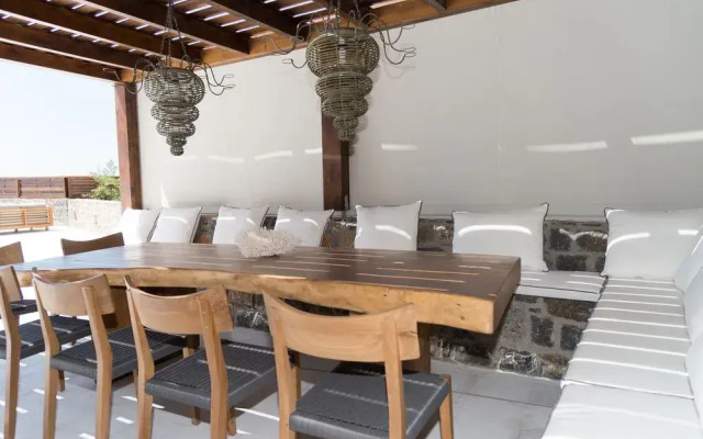 Plaka Sea Front Residence