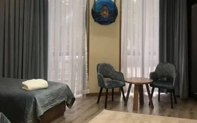 Чинабад Плаза