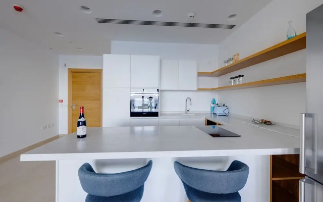 Luxurious Apt With Ocean Views and Pool in Tigne Point