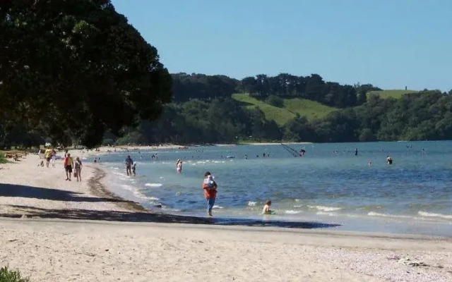 Snells Beach Motel