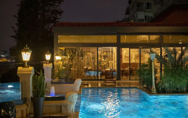 Sozbir Royal Residence