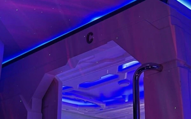 Bmax Spacepods