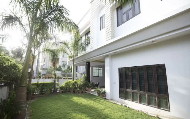 OYO 13790 Hotel Satya Regency