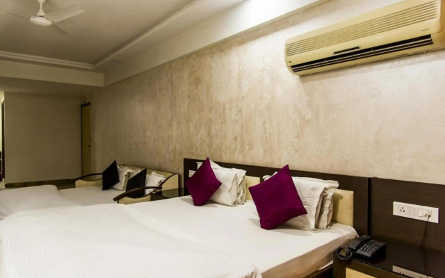 Hotel Ashish Palace