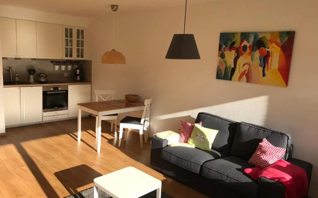 Central Garden-Mountain Apartment