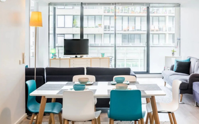 Stylish 3 Bedroom Melbourne Apartment