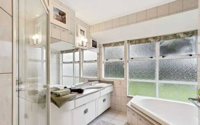 Stunning 4 Bedroom Home In Tranquil Rural Karaka