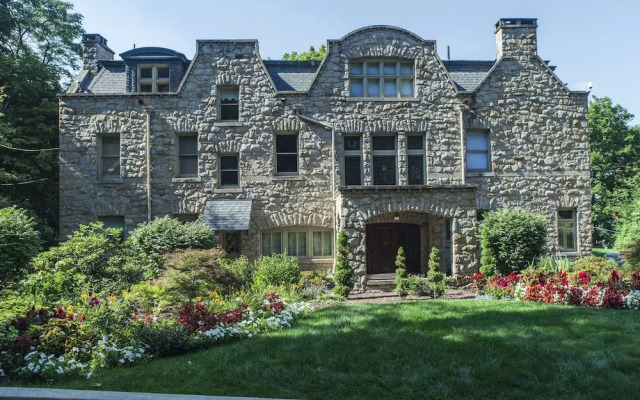 Mansion At Maple Heights