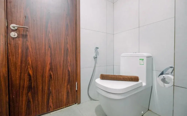Homey And Restful Studio Lrt City Bekasi Apartment