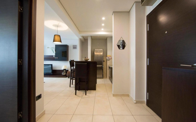 Ahoy Luxury Apartment