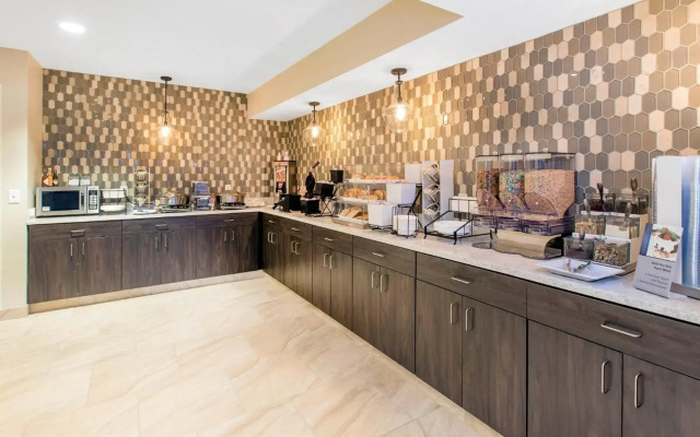 Country Inn & Suites by Radisson, Grandville-Grand Rapids West, MI