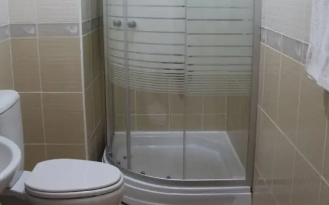 Kinzi House Apart Hotel