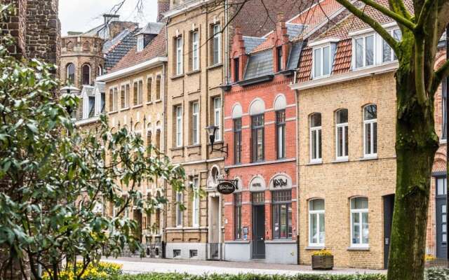 hotelImage