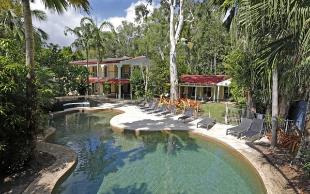 Tropical Villa Bella with Private Pool