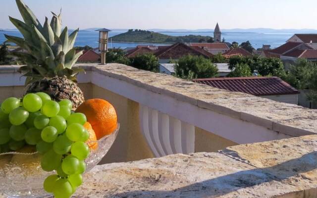 Alluring Holiday Home in Pakostane With Swimming Pool