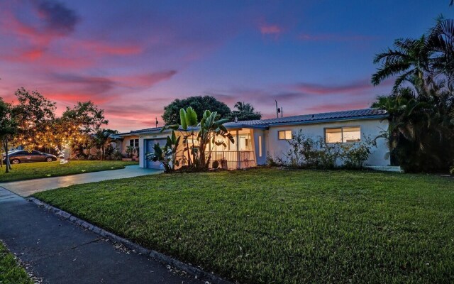 Hollywood Luxurious Villa w Heated Pool