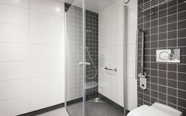 Park Inn by Radisson Oslo Airport Hotel West